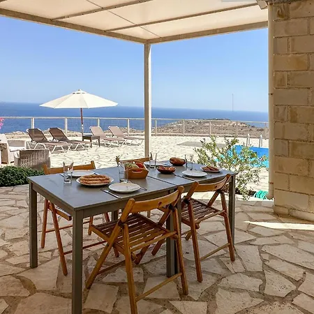 Hébergement de vacances Gorgeous In With Outdoor Swimming Pool *