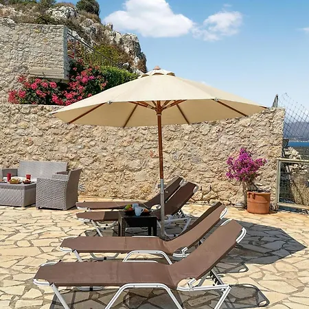 Hébergement de vacances Gorgeous In With Outdoor Swimming Pool